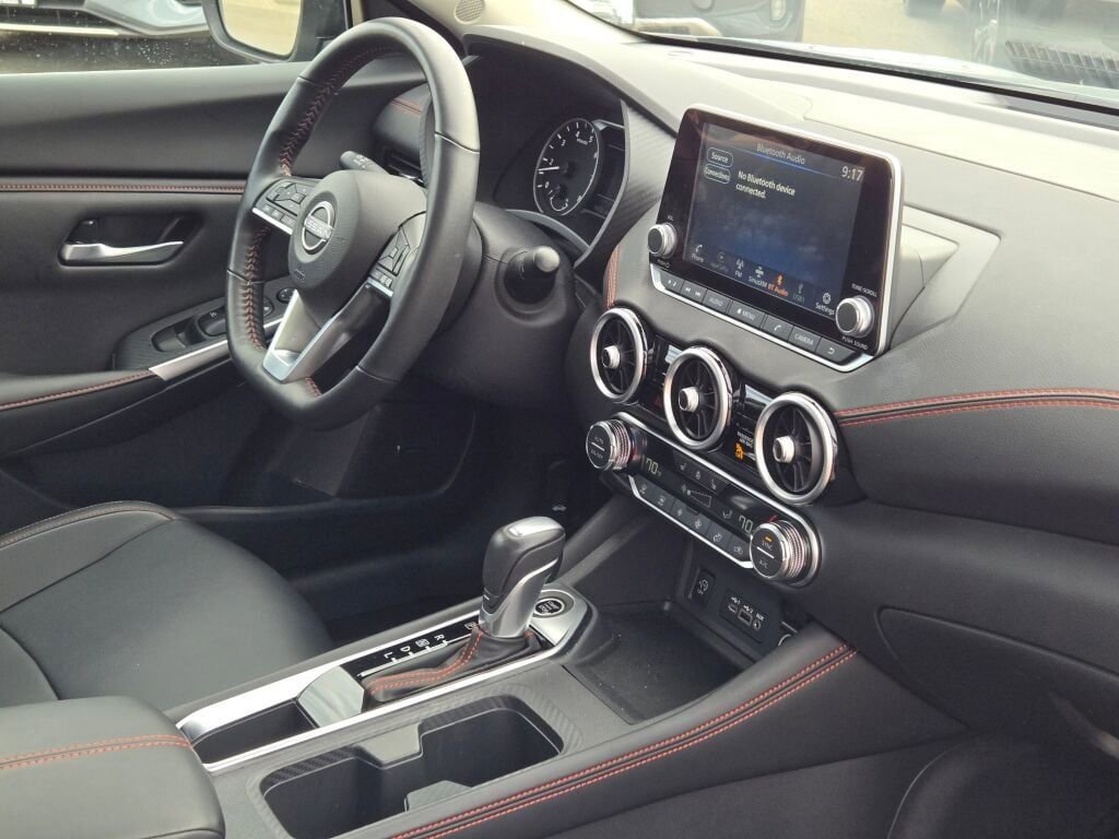 Used 2025 Nissan Sentra SR w/ SR Premium Package image 8