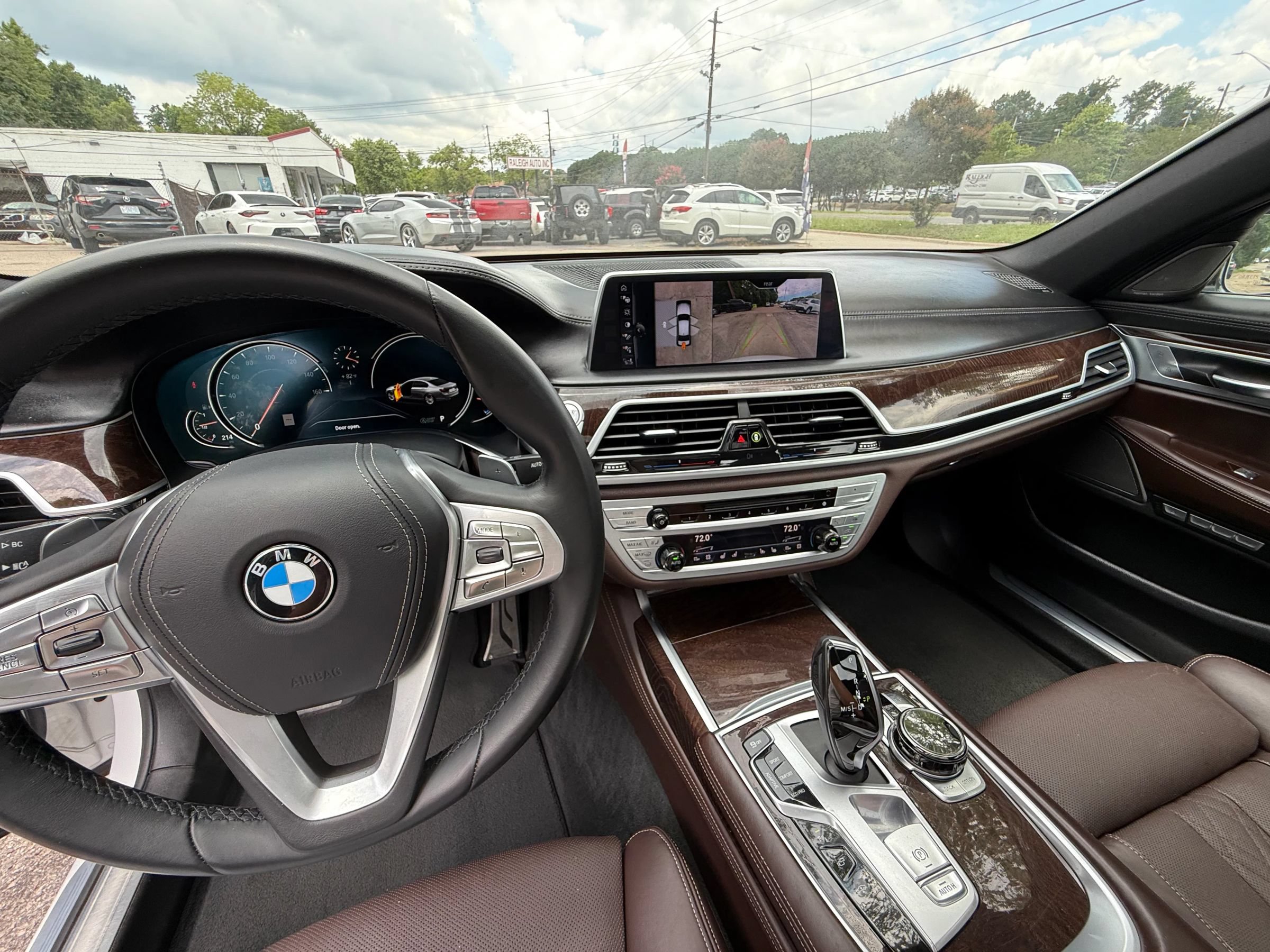 Used 2017 BMW 750i RWD image 16