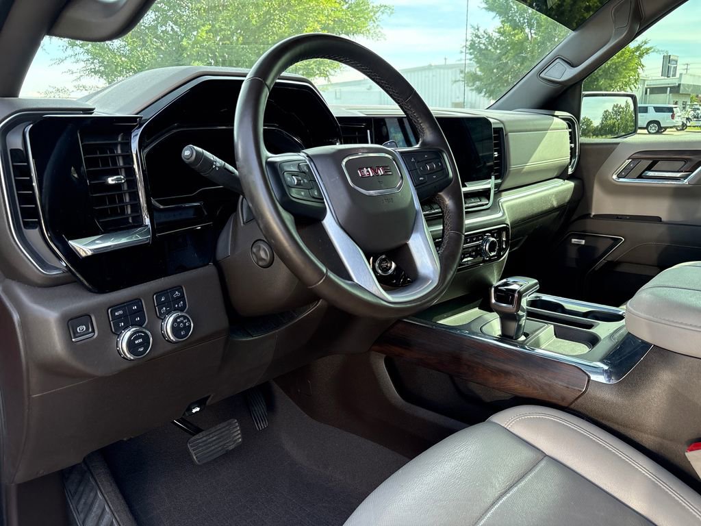 Used 2023 GMC Sierra 1500 SLT w/ SLT Premium Plus Package AWD/4WD image 19