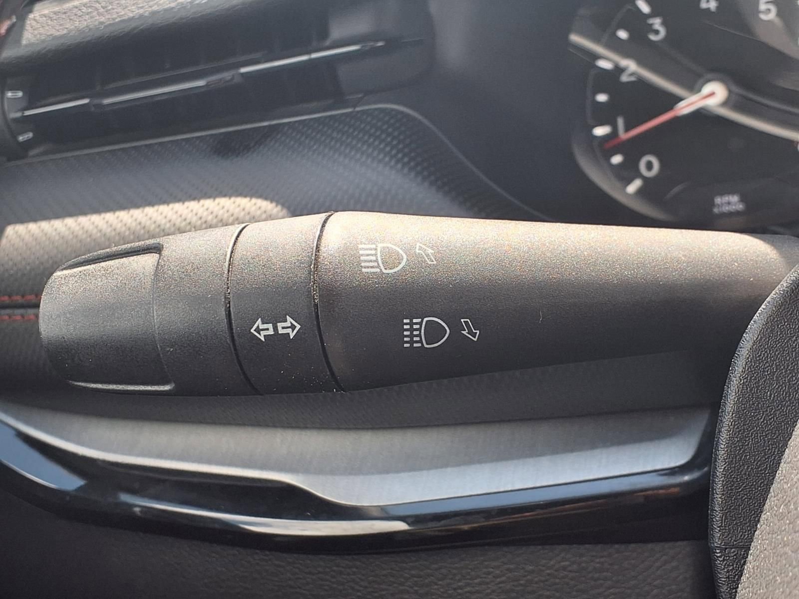 Used 2025 Jeep Compass Trailhawk image 13