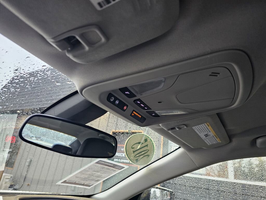 Used 2015 Chevrolet Impala LT FWD image 31