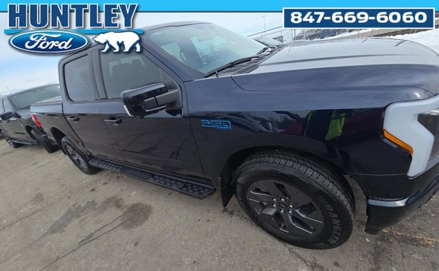 Used 2024 Ford F150 Lightning Lariat image 3