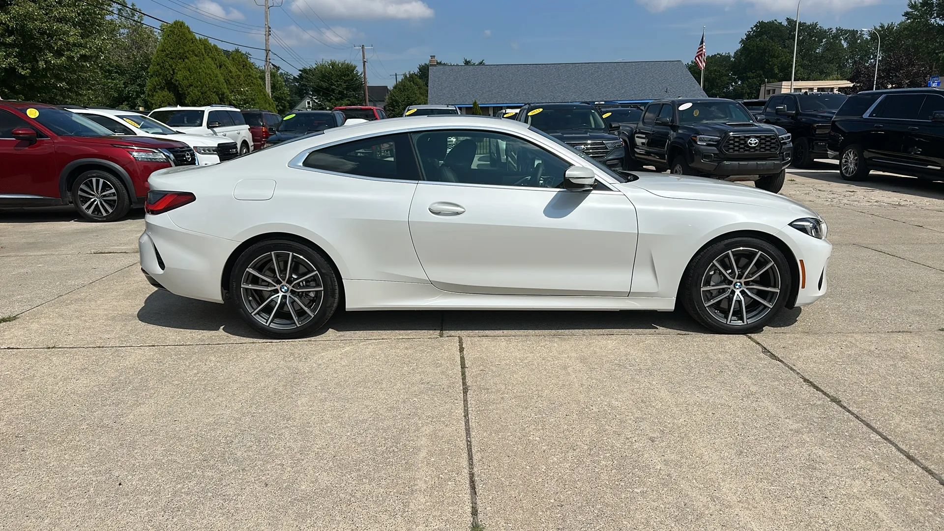 Used 2025 BMW 430i Coupe w/ Premium Package RWD image 4