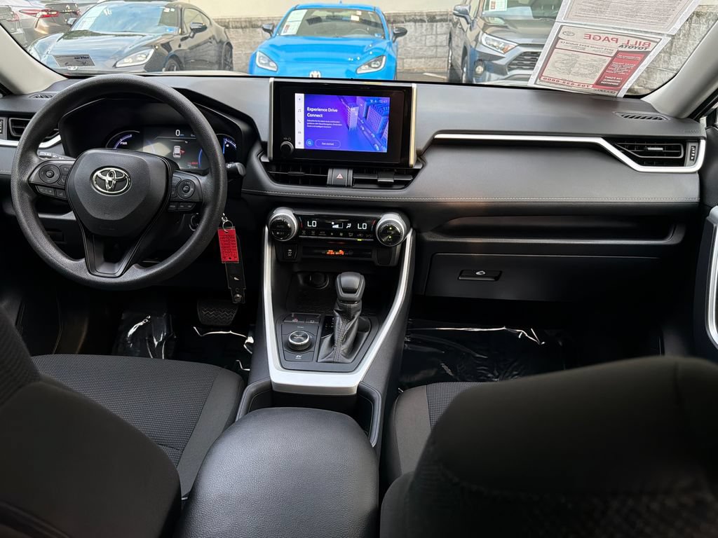 Used 2025 Toyota RAV4 LE AWD/4WD image 13