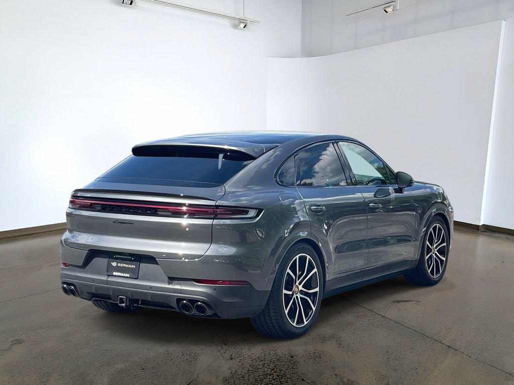 Used 2024 Porsche Cayenne Coupe AWD/4WD image 7