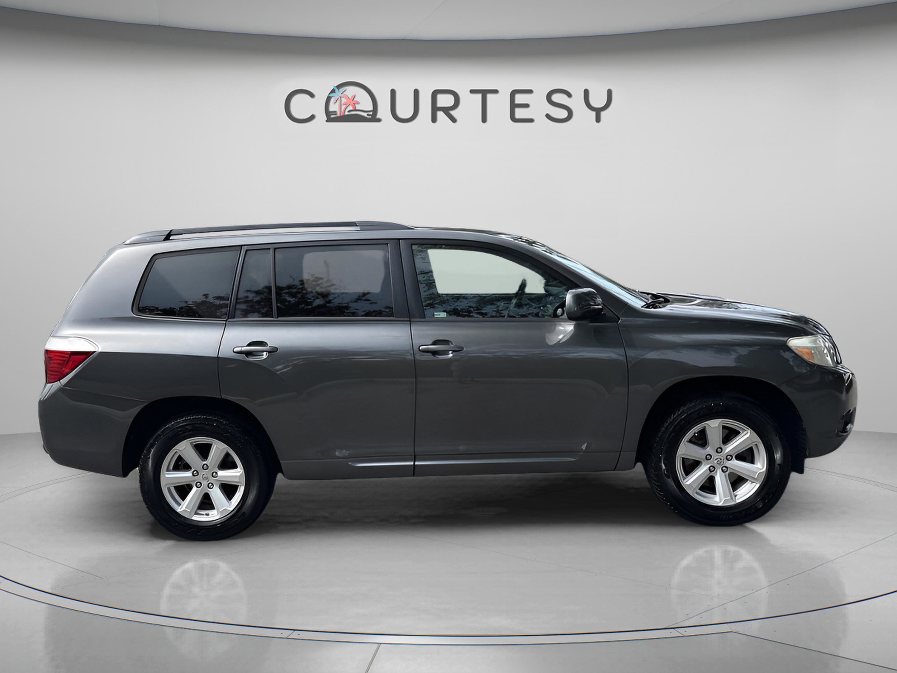 Used 2010 Toyota Highlander SE FWD image 8