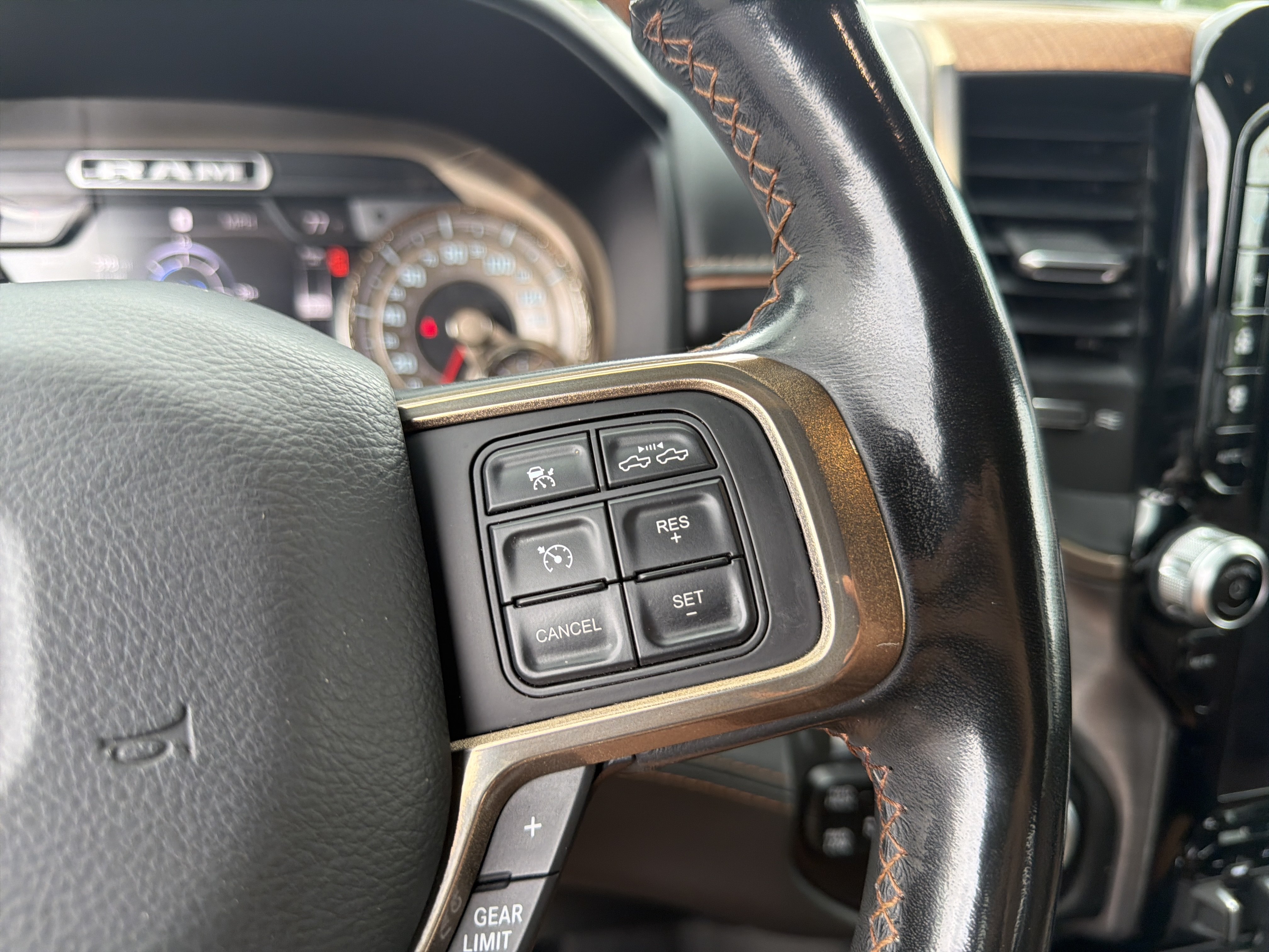 Used 2020 RAM 3500 Limited AWD/4WD image 19