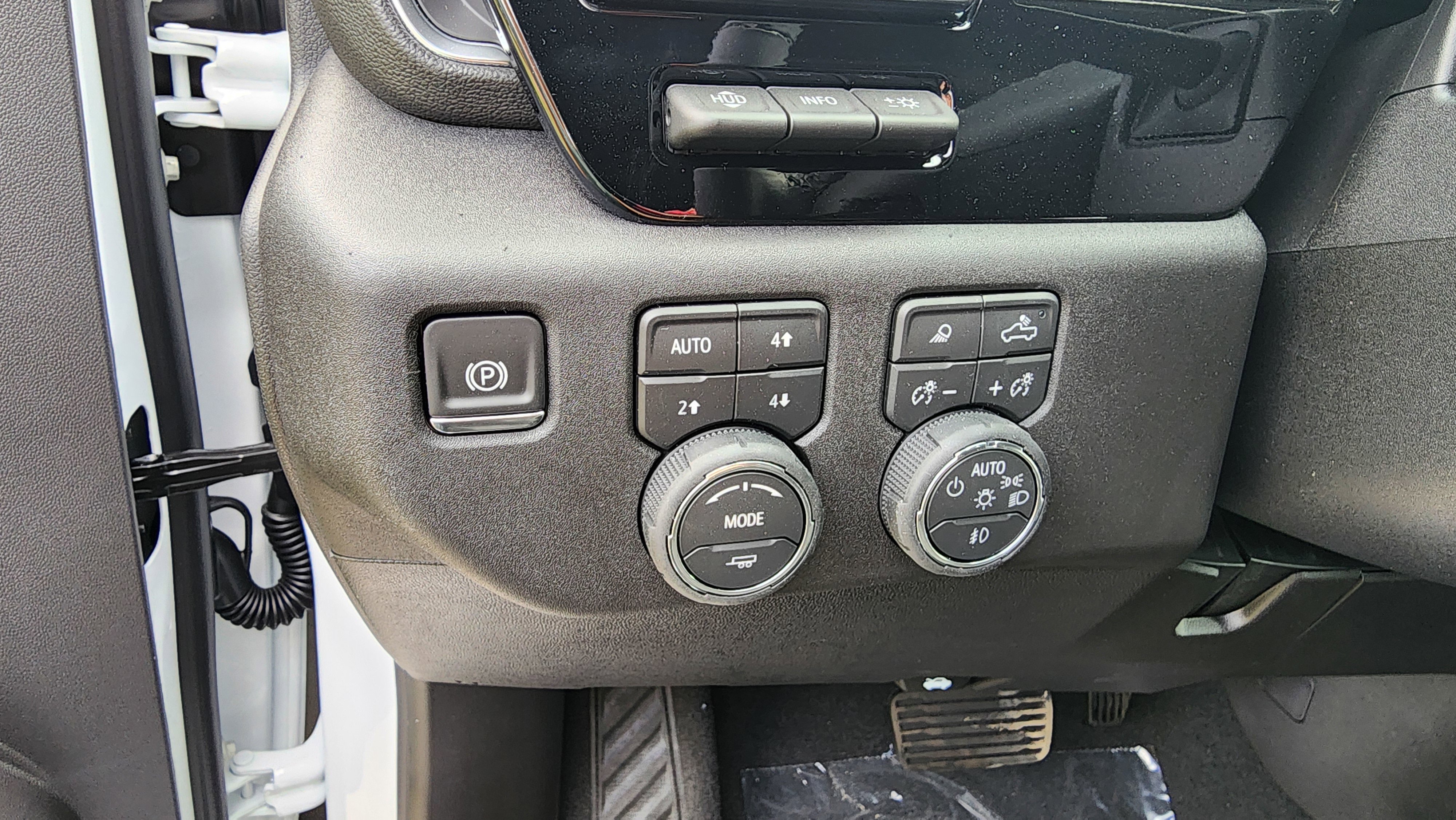 New 2026 Chevrolet Silverado 3500 LTZ w/ LTZ Convenience Package image 13