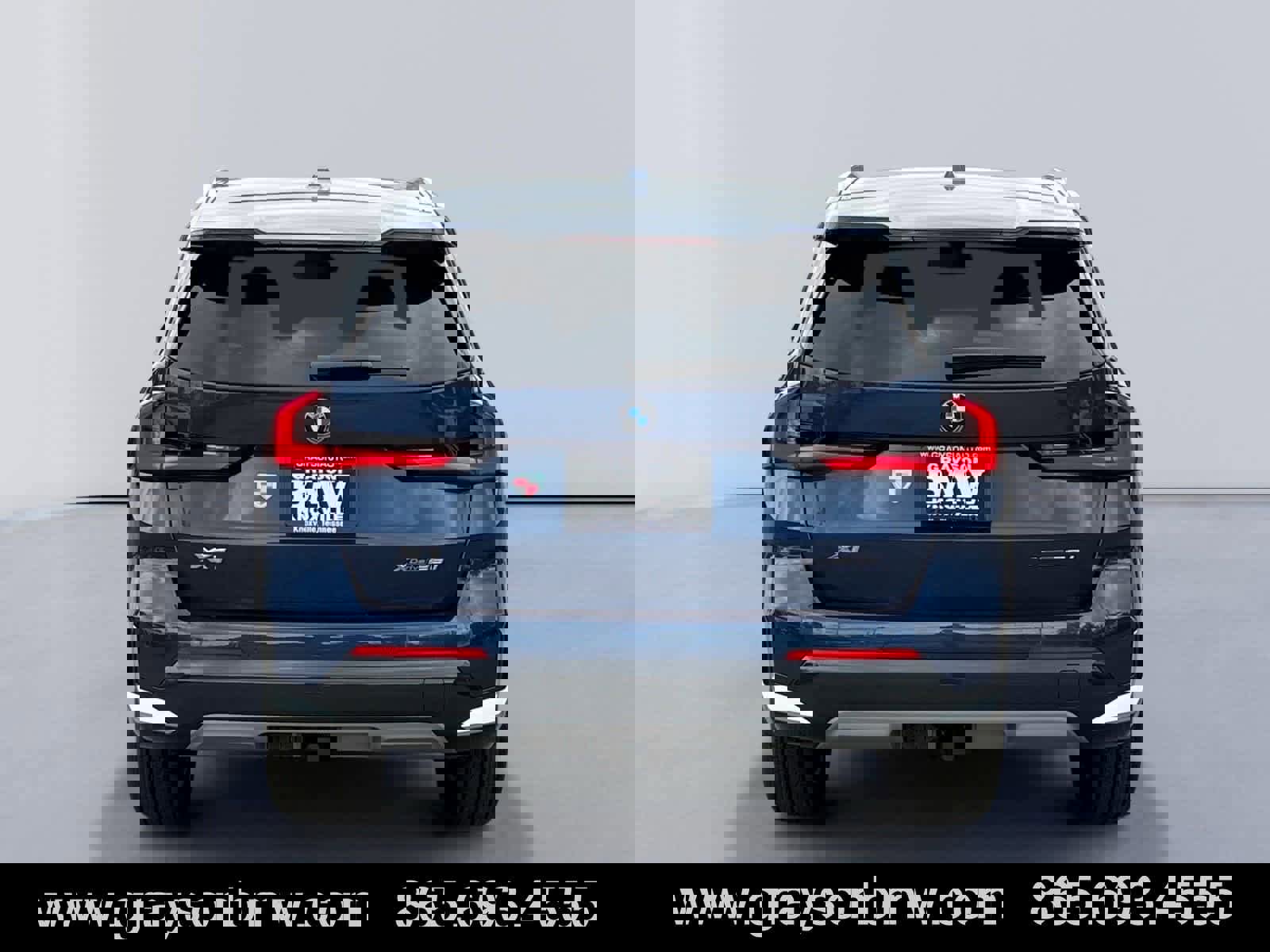 Used 2025 BMW X1 xDrive28i w/ Premium Package image 4