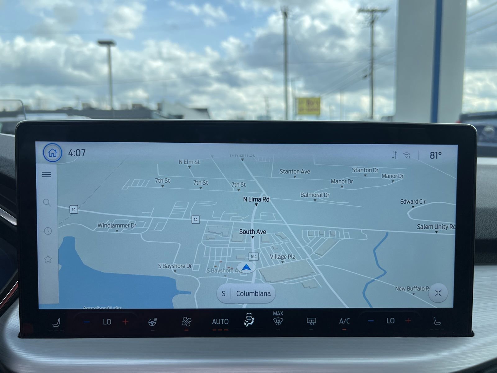 Used 2024 Ford Escape Platinum w/ Premium Technology Package image 30