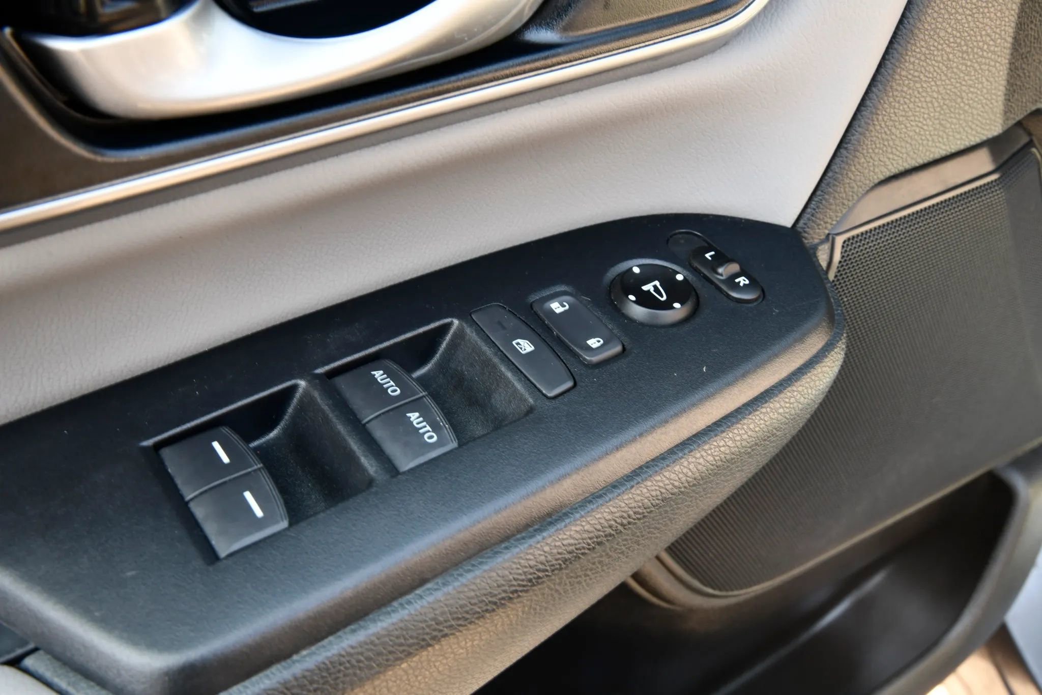 Used 2019 Honda CR-V EX-L image 11