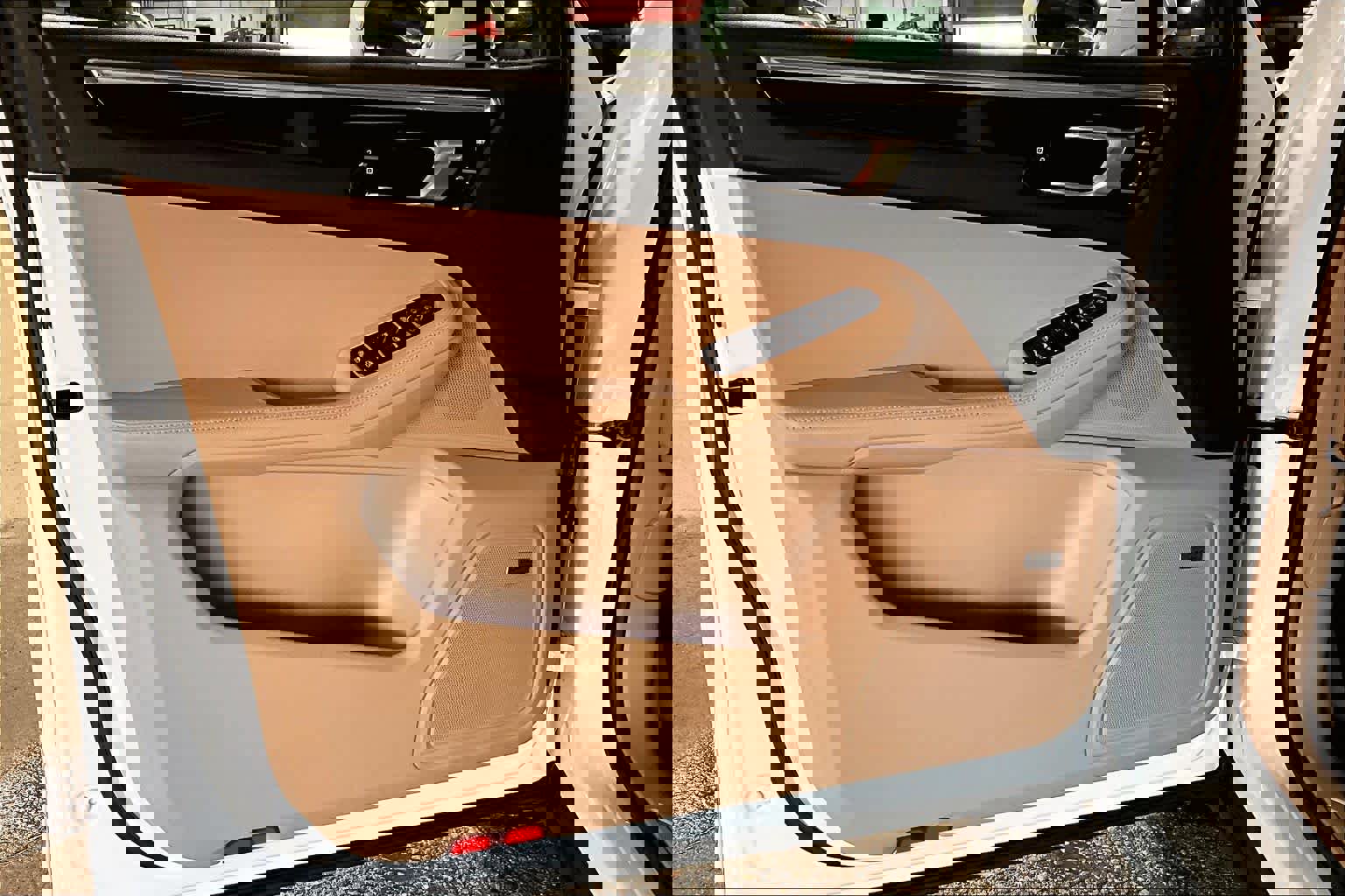 Used 2025 Porsche Macan image 21