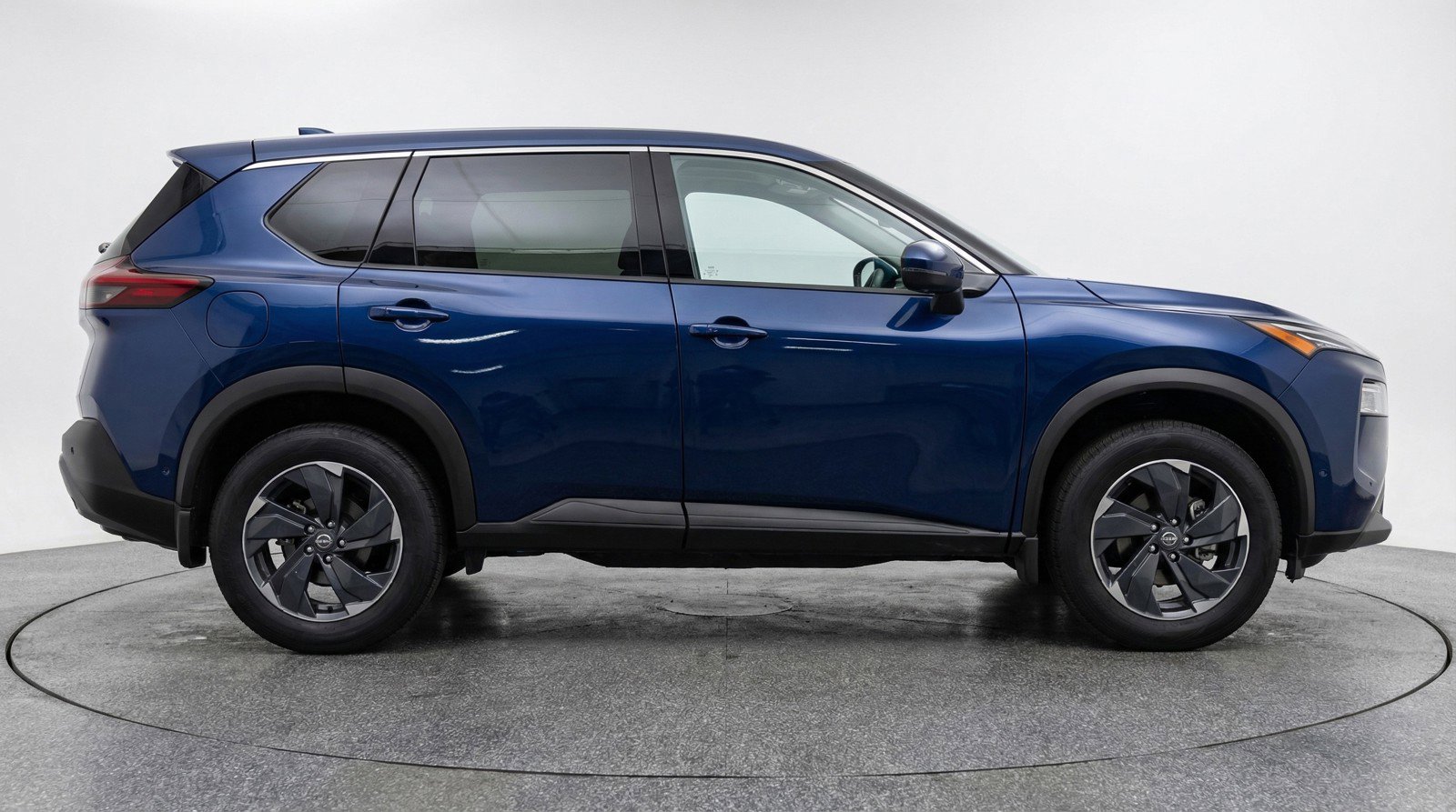 Used 2025 Nissan Rogue SV AWD/4WD image 11