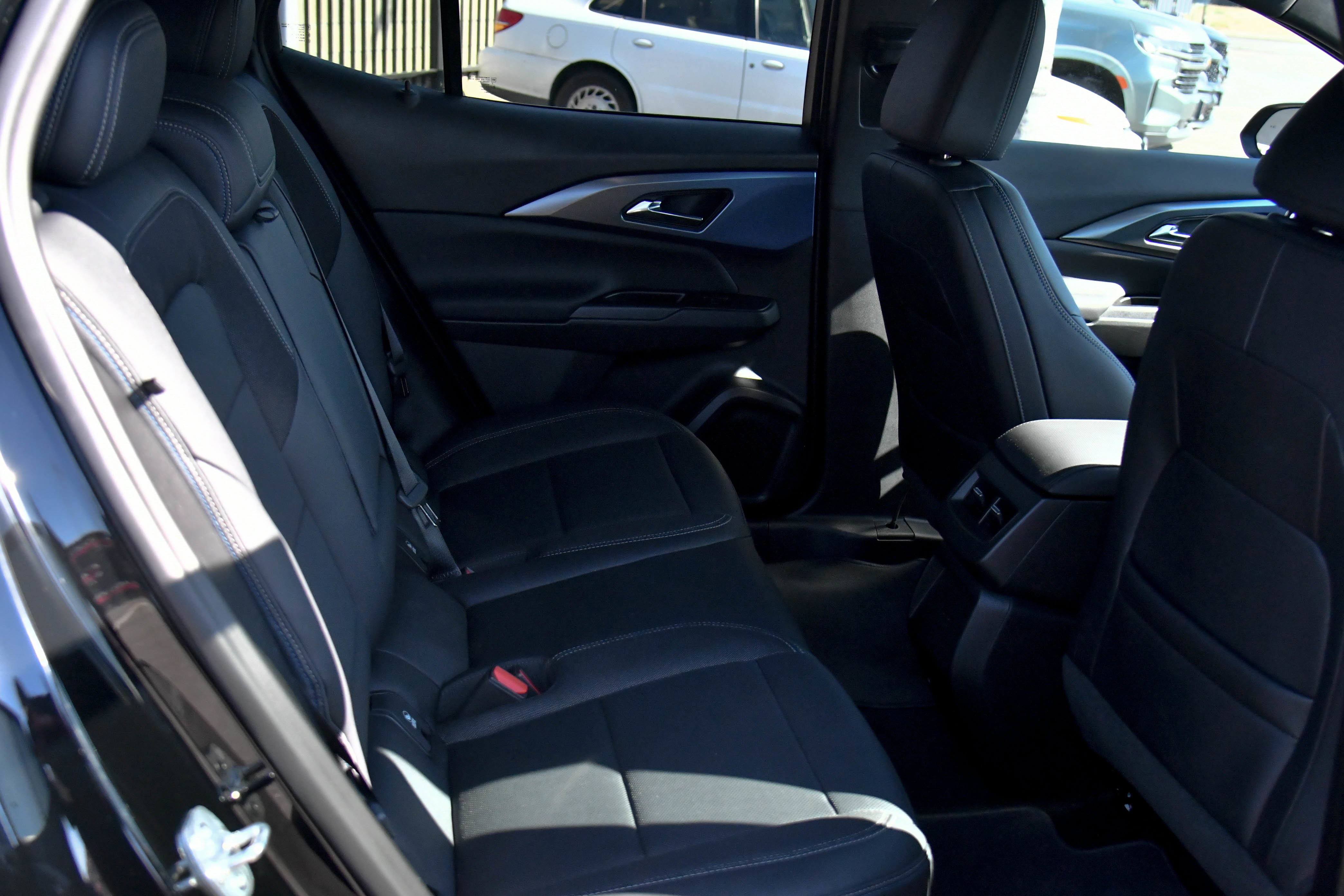 Used 2025 Chevrolet Equinox EV LT FWD image 51