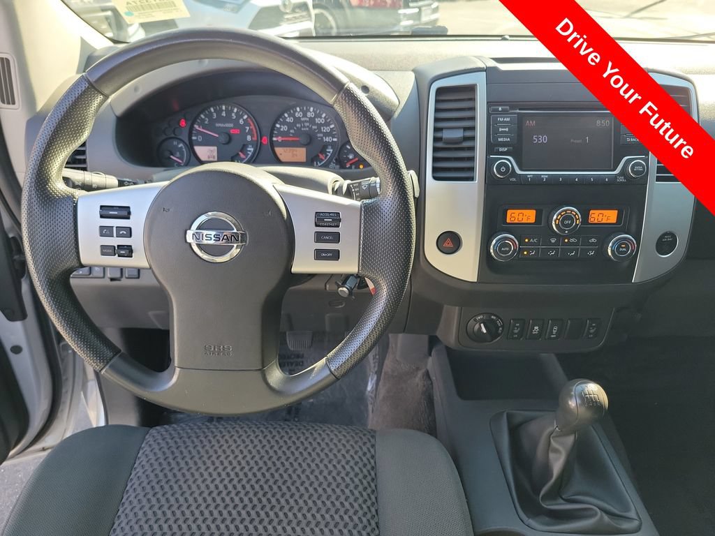 Used 2015 Nissan Frontier SV AWD/4WD image 4
