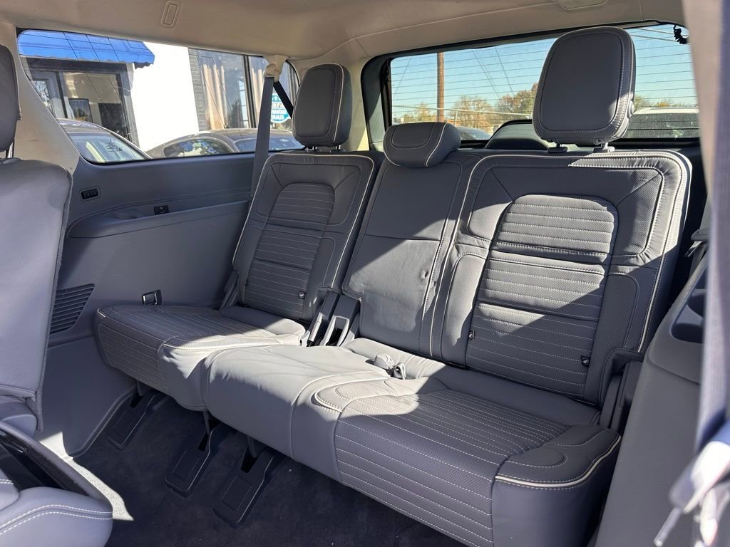 Used 2019 Lincoln Navigator L Black Label w/ Cargo Package AWD/4WD image 13