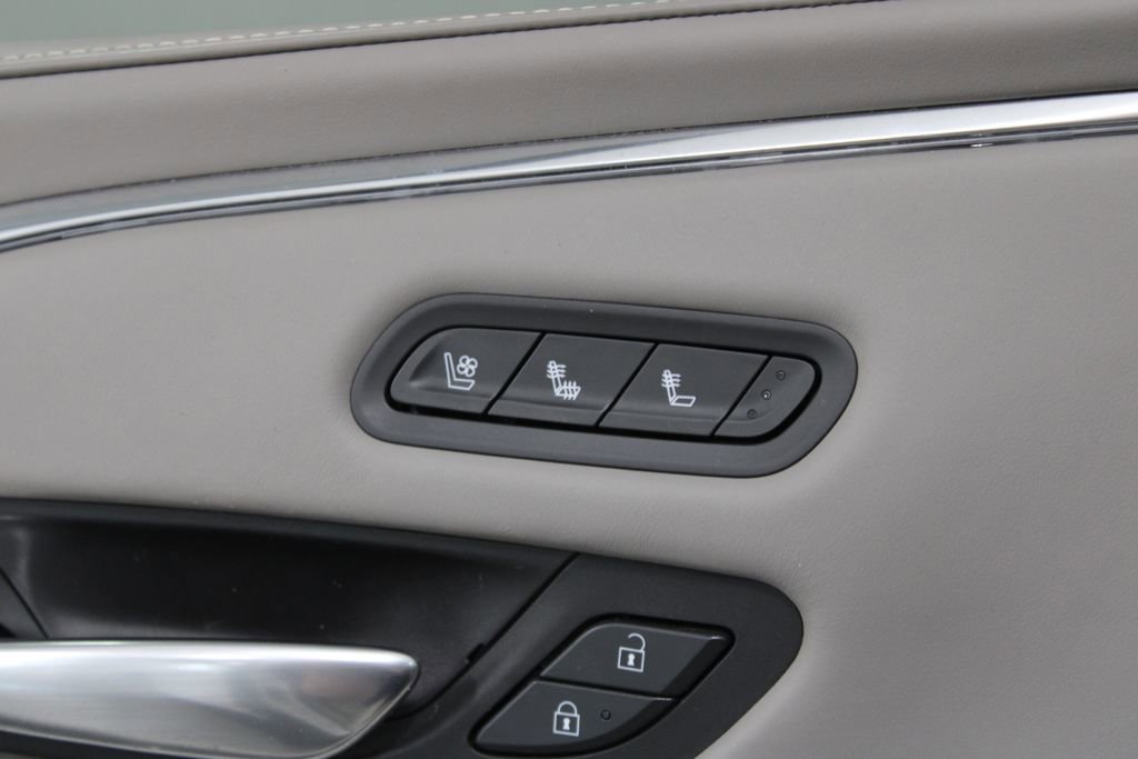 Used 2021 Cadillac Escalade Premium Luxury Platinum w/ Heavy-Duty Trailer Package image 45