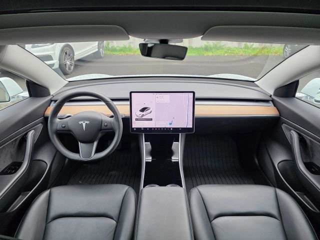 Used 2020 Tesla Model 3 Standard Range Plus image 10