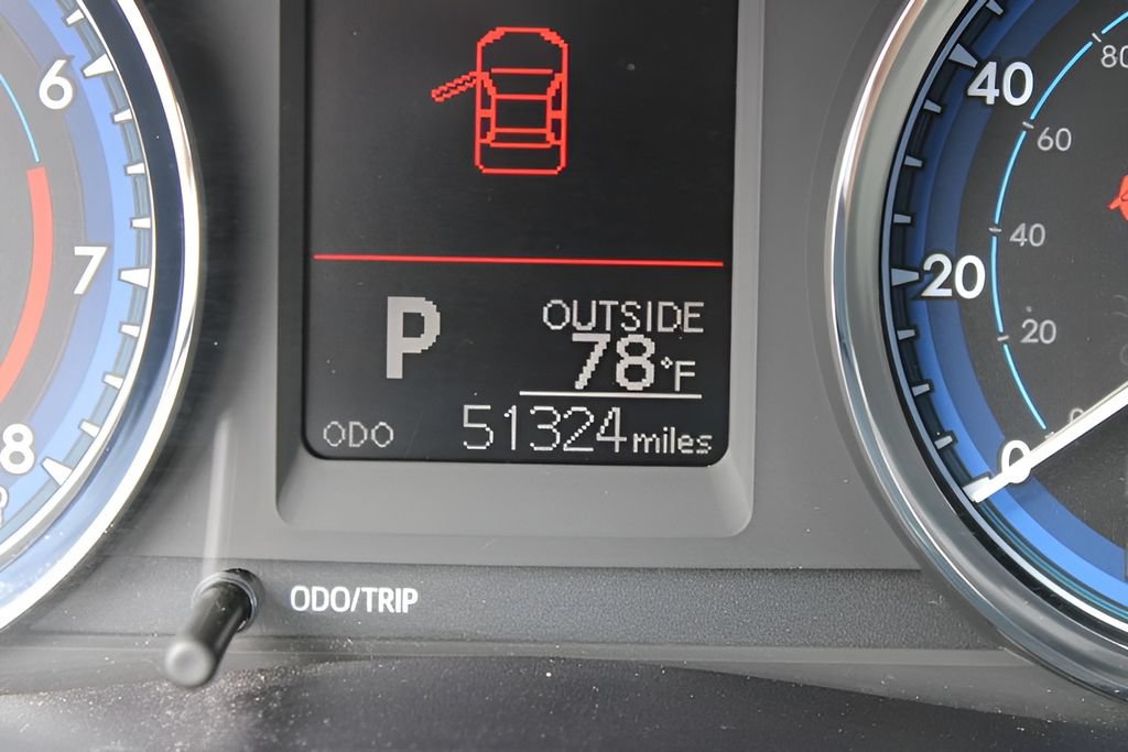 Certified 2018 Toyota Corolla LE FWD image 12