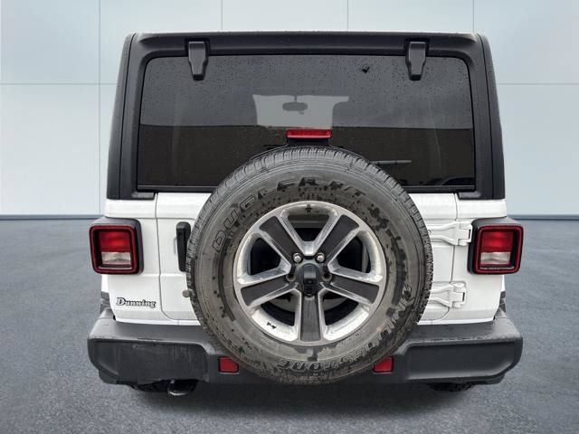 Used 2018 Jeep Wrangler Unlimited Sahara AWD/4WD image 3