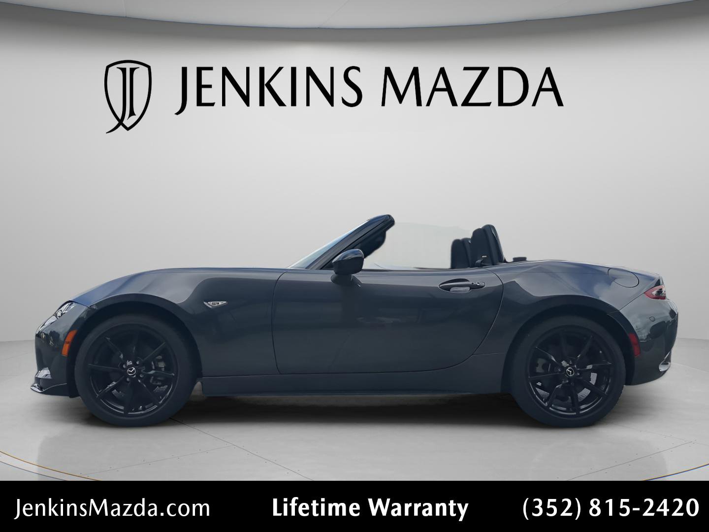 Used 2021 MAZDA MX-5 Miata Club RWD image 6