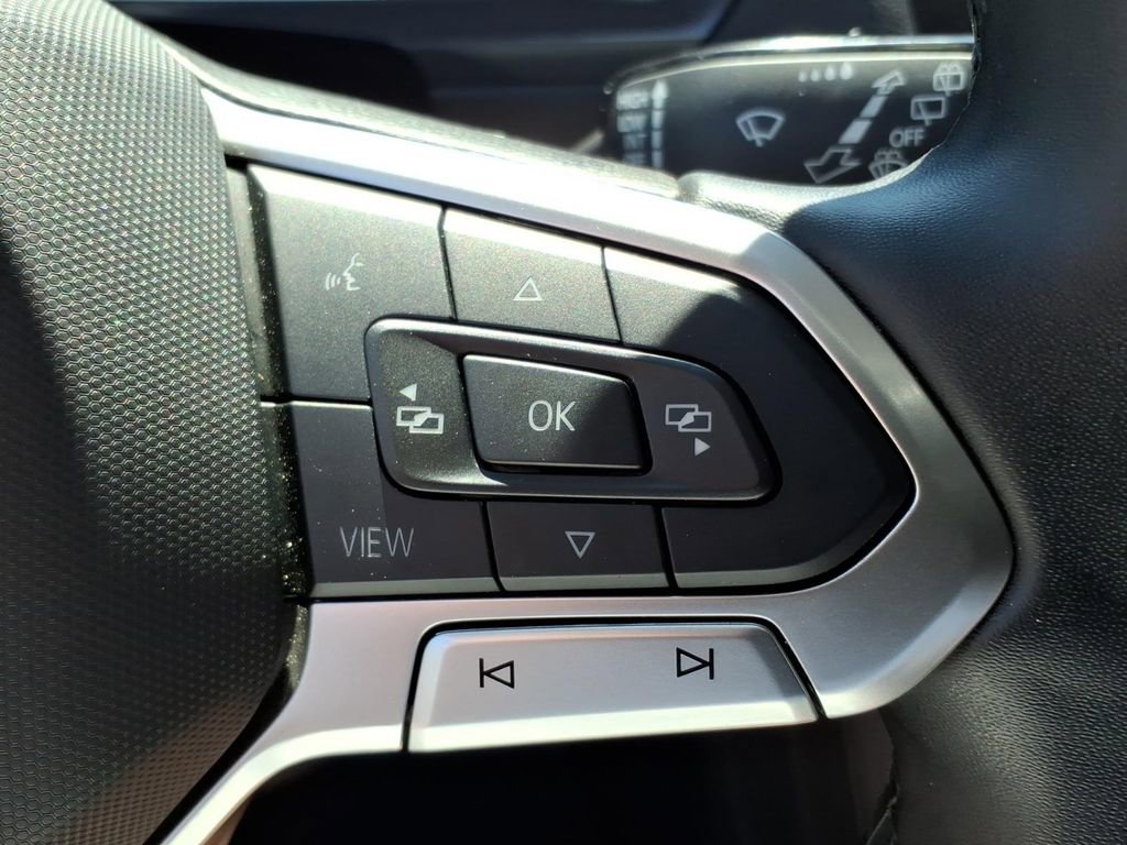 Used 2024 Volkswagen Tiguan Wolfsburg Edition image 21