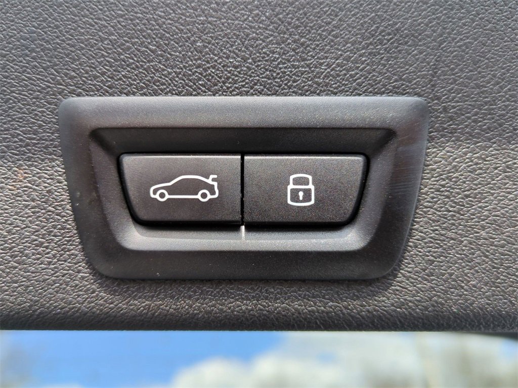 Certified 2024 BMW X6 xDrive40i w/ M Sport Professional Package image 23