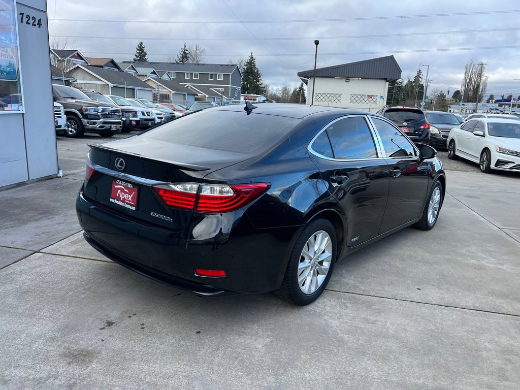 Used 2013 Lexus ES 300h w/ Luxury Pkg FWD image 7