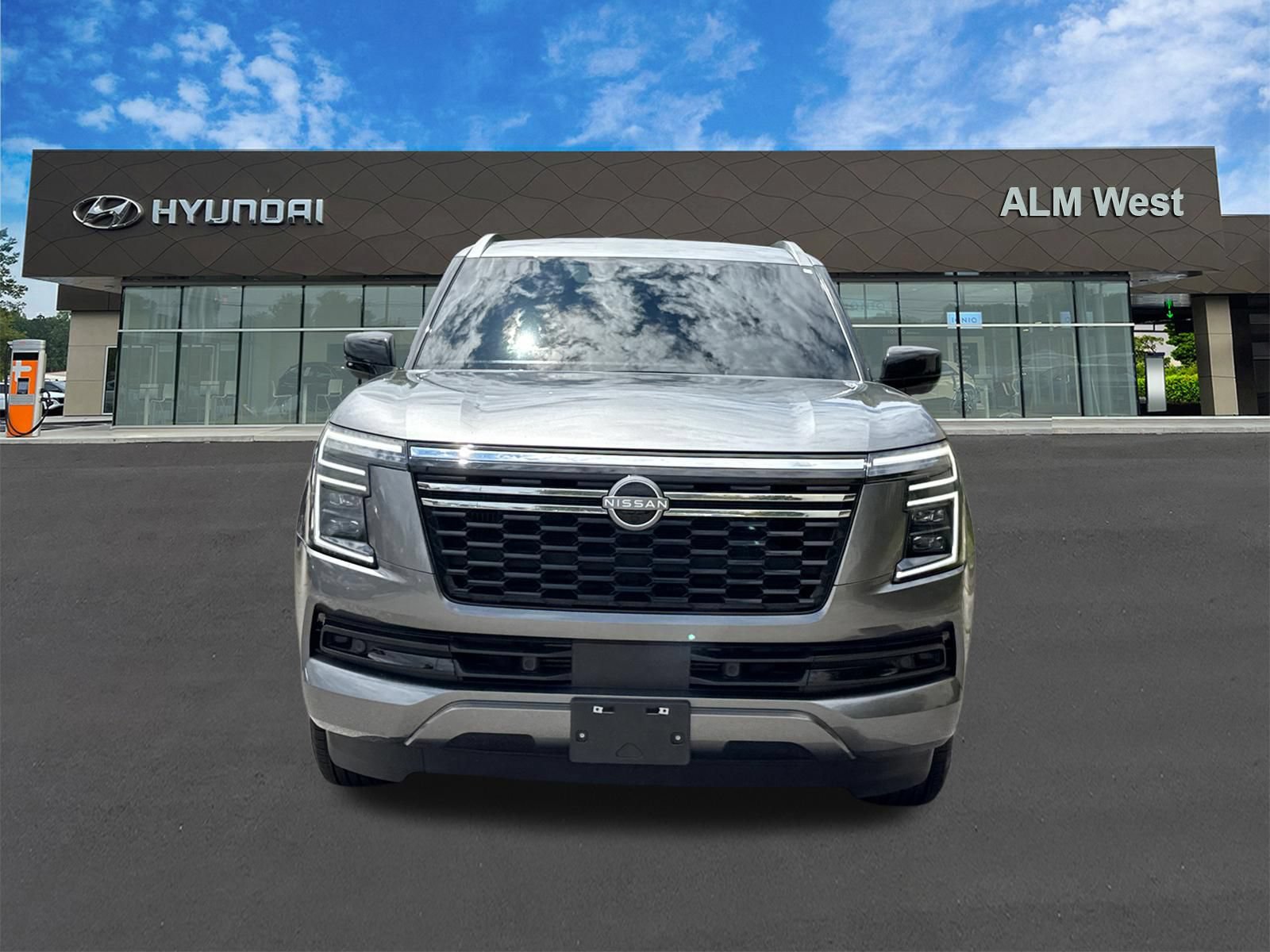 Used 2025 Nissan Armada SV RWD image 2