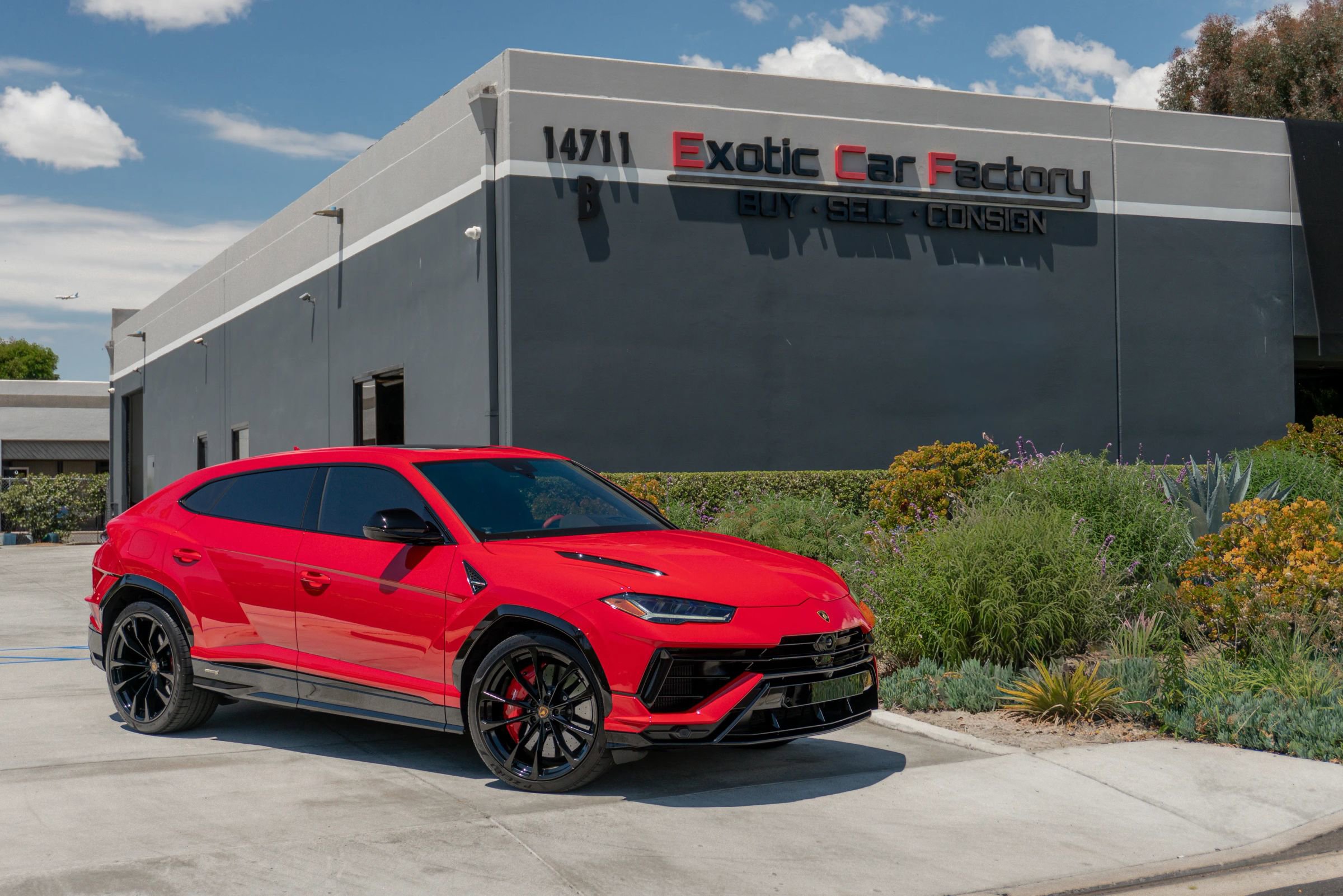 Used 2024 Lamborghini Urus S AWD/4WD image 1