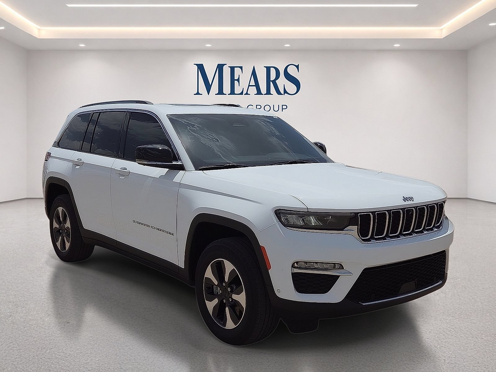 Used 2022 Jeep Grand Cherokee Limited 4xe w/ Luxury Tech Group II AWD/4WD image 7