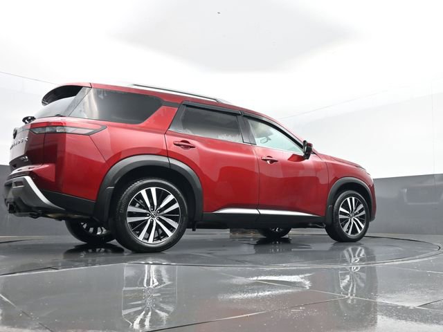 Used 2024 Nissan Pathfinder Platinum w/ Cargo Package image 30