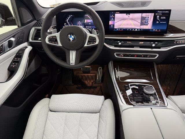 Used 2026 BMW X5 xDrive40i w/ M Sport Package AWD/4WD image 32