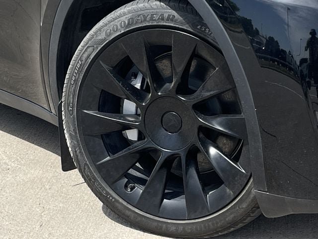 Used 2023 Tesla Model Y Long Range AWD/4WD image 9