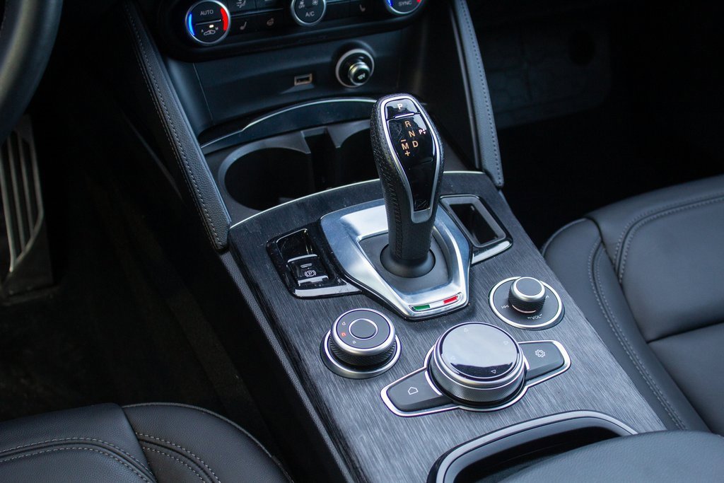 Used 2024 Alfa Romeo Stelvio Sprint image 21
