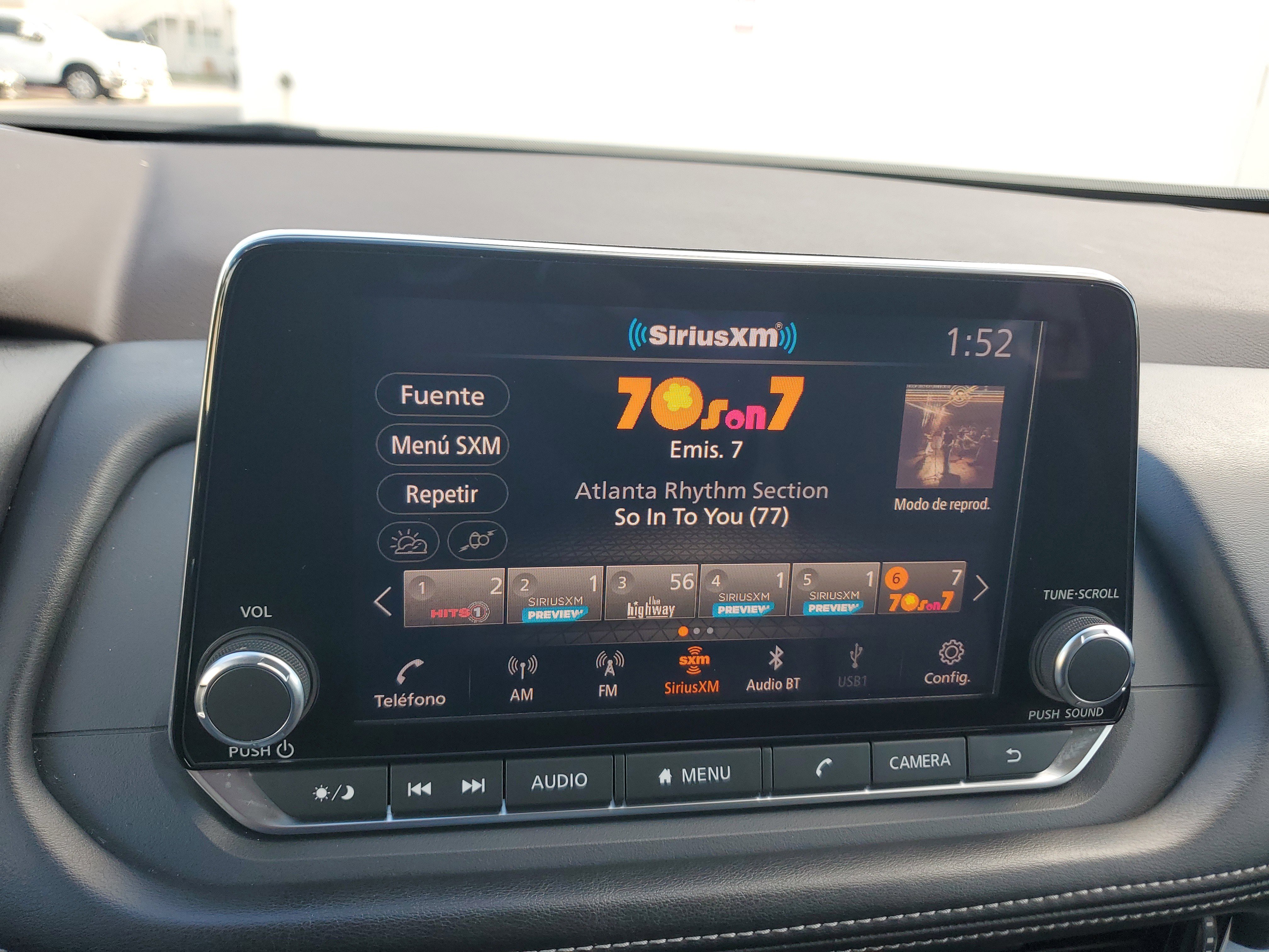 Used 2022 Nissan Rogue SV image 24