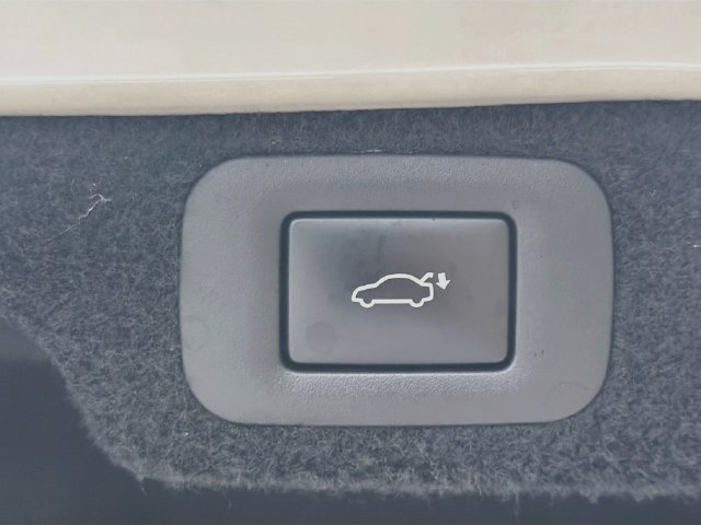 Used 2022 Lexus LS 500 w/ Accessory Package (Z2) RWD image 13
