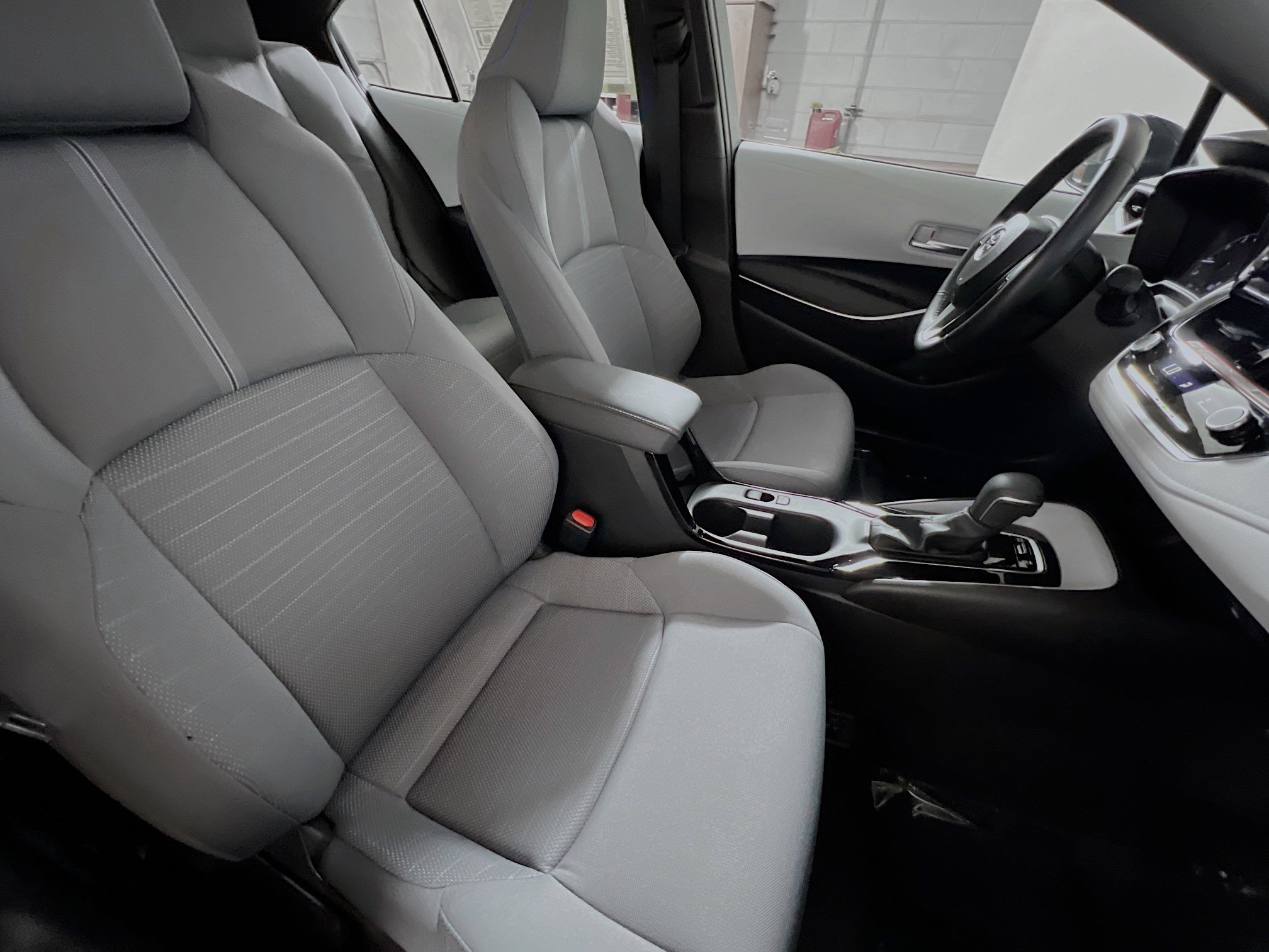 Used 2025 Toyota Corolla SE image 31