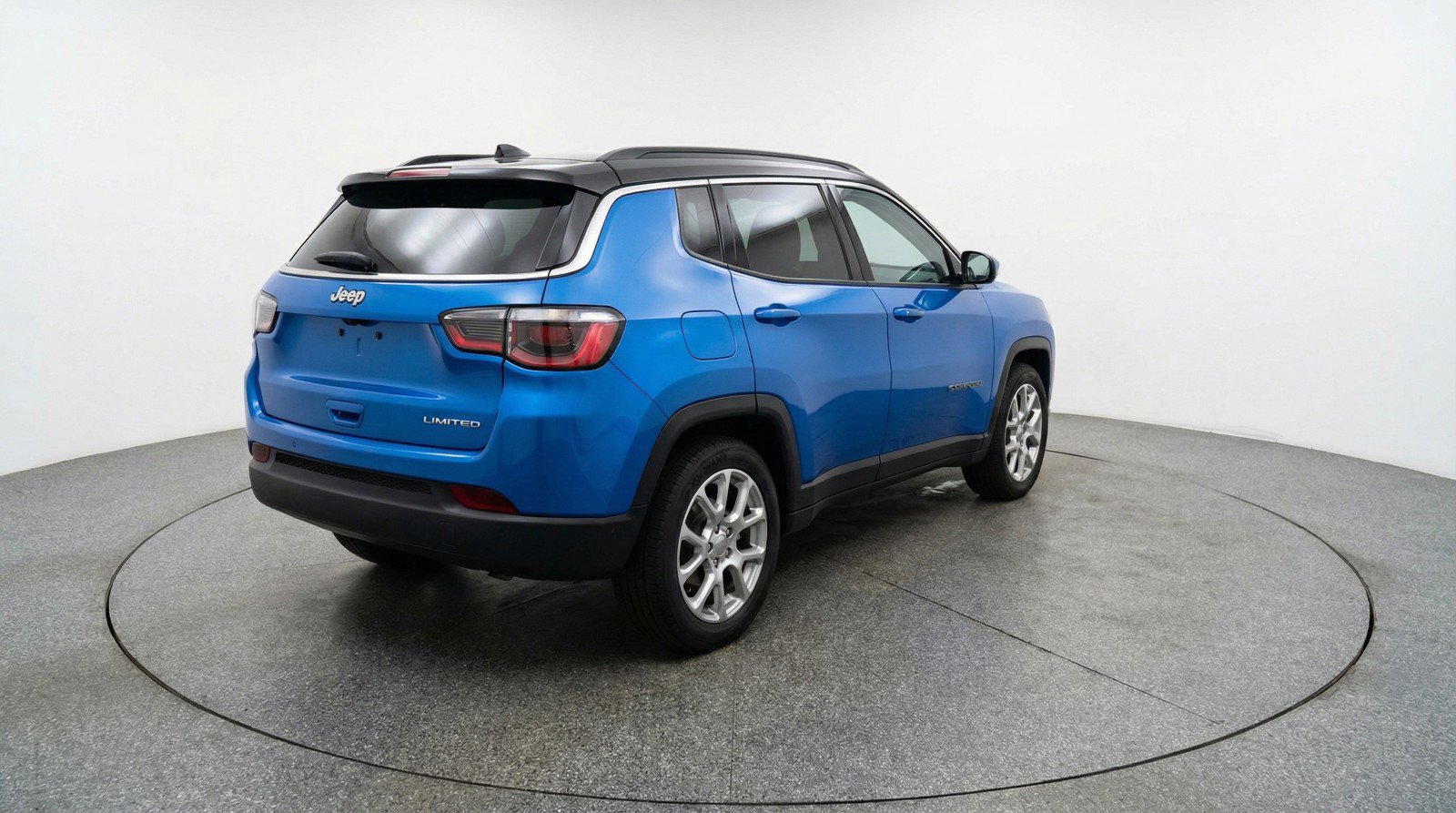 Used 2025 Jeep Compass Limited AWD/4WD image 9