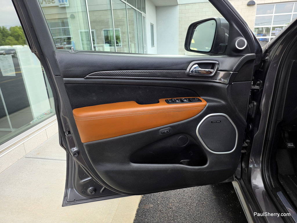 Used 2015 Jeep Grand Cherokee SRT AWD/4WD image 25