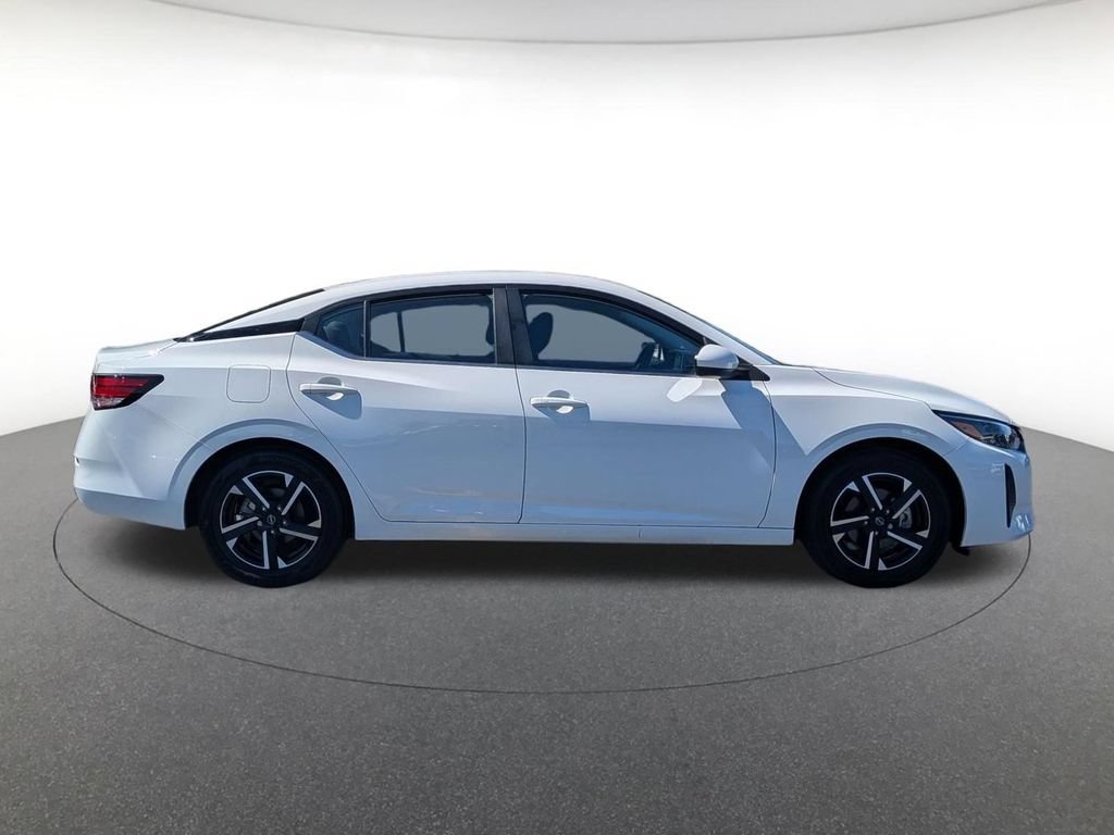Used 2025 Nissan Sentra SV FWD image 4