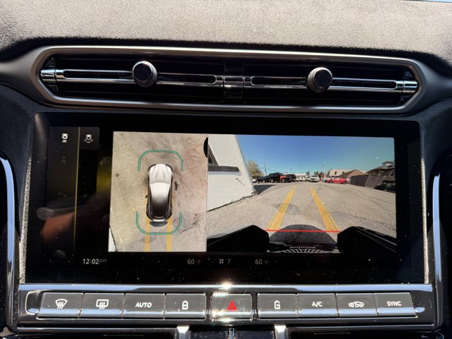 Used 2025 Aston Martin V8 Vantage Coupe RWD image 17