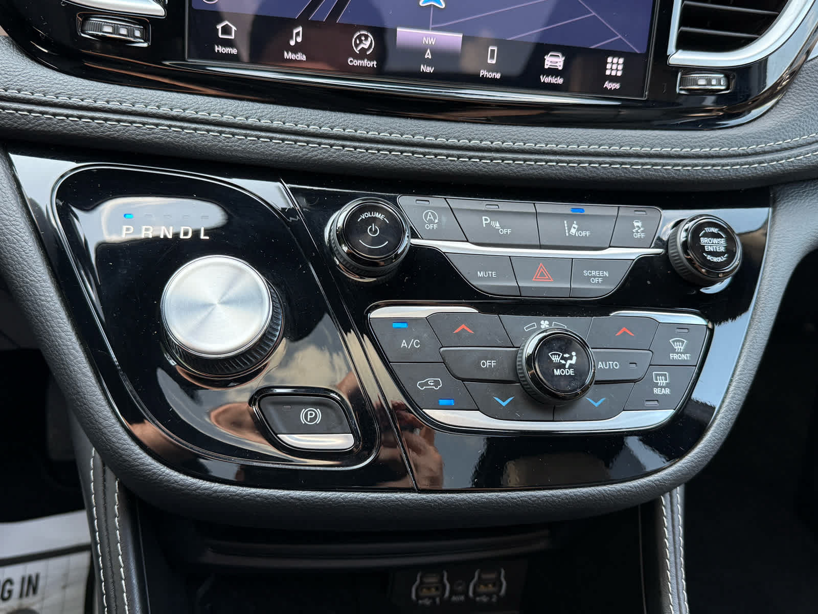 Used 2025 Chrysler Pacifica Limited FWD image 20