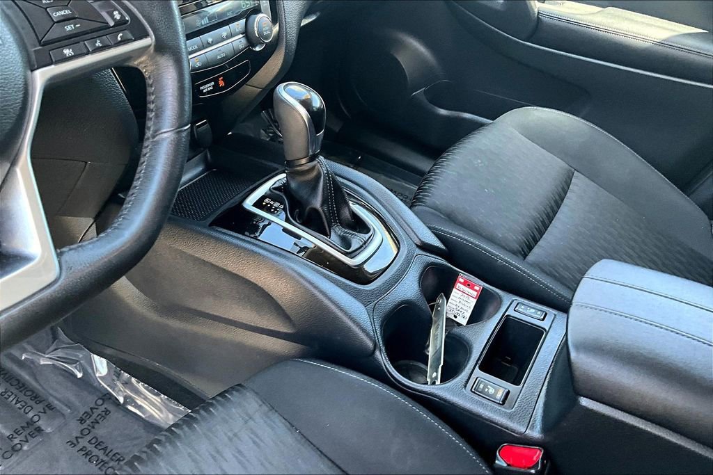 Used 2018 Nissan Rogue SV w/ Premium Package image 17