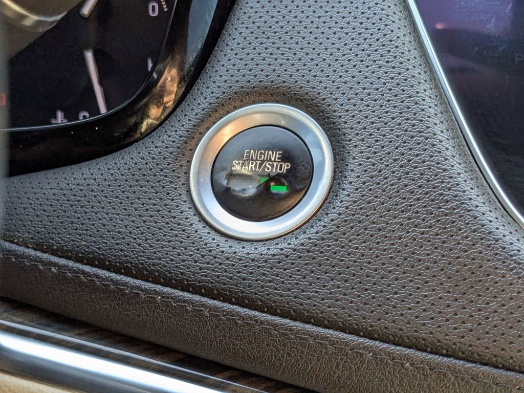 Used 2018 Cadillac XT5 FWD image 29
