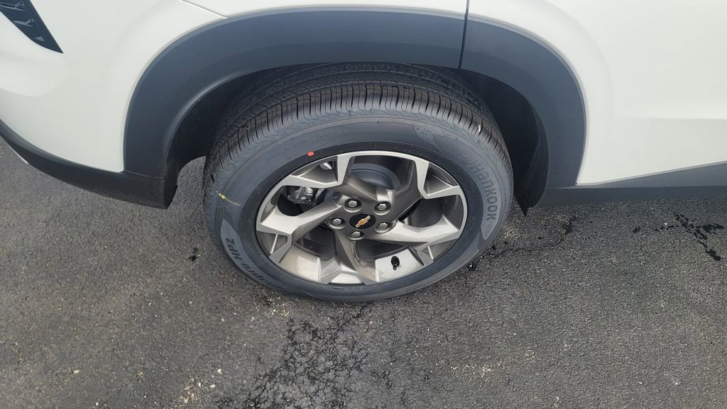 New 2026 Chevrolet Trax LT image 13