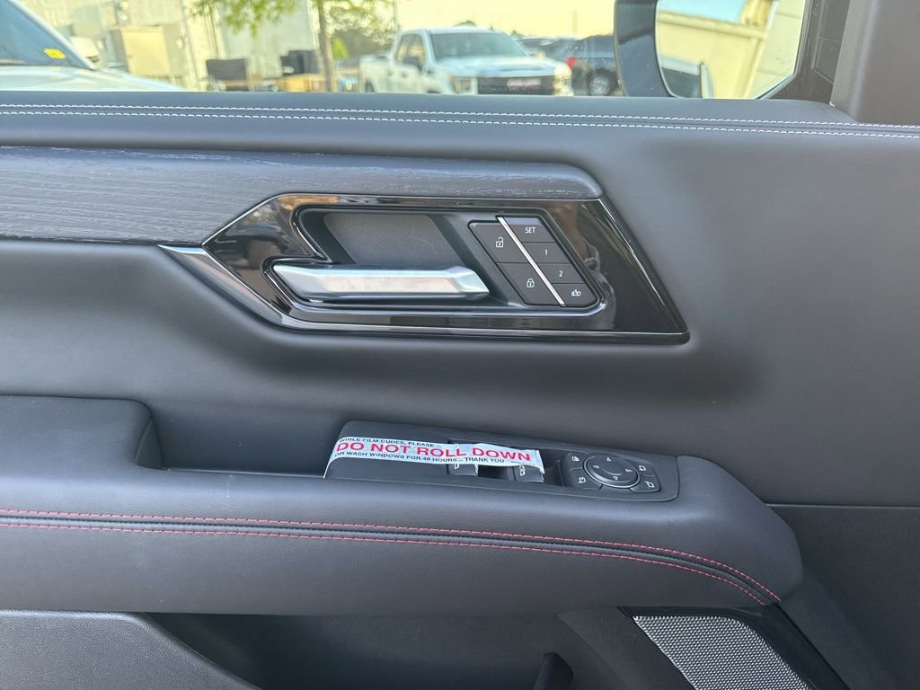 New 2026 GMC Yukon AT4 Ultimate AWD/4WD image 13