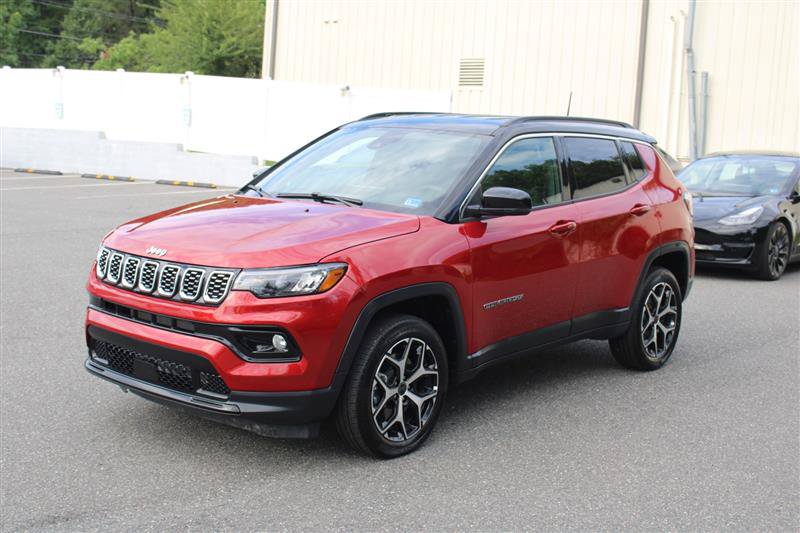 Used 2026 Jeep Compass Limited AWD/4WD image 4