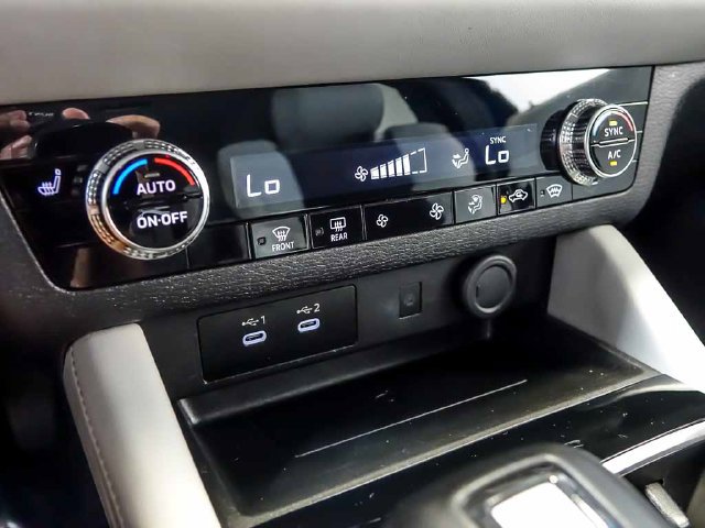 Used 2025 Mitsubishi Outlander SE AWD/4WD image 25