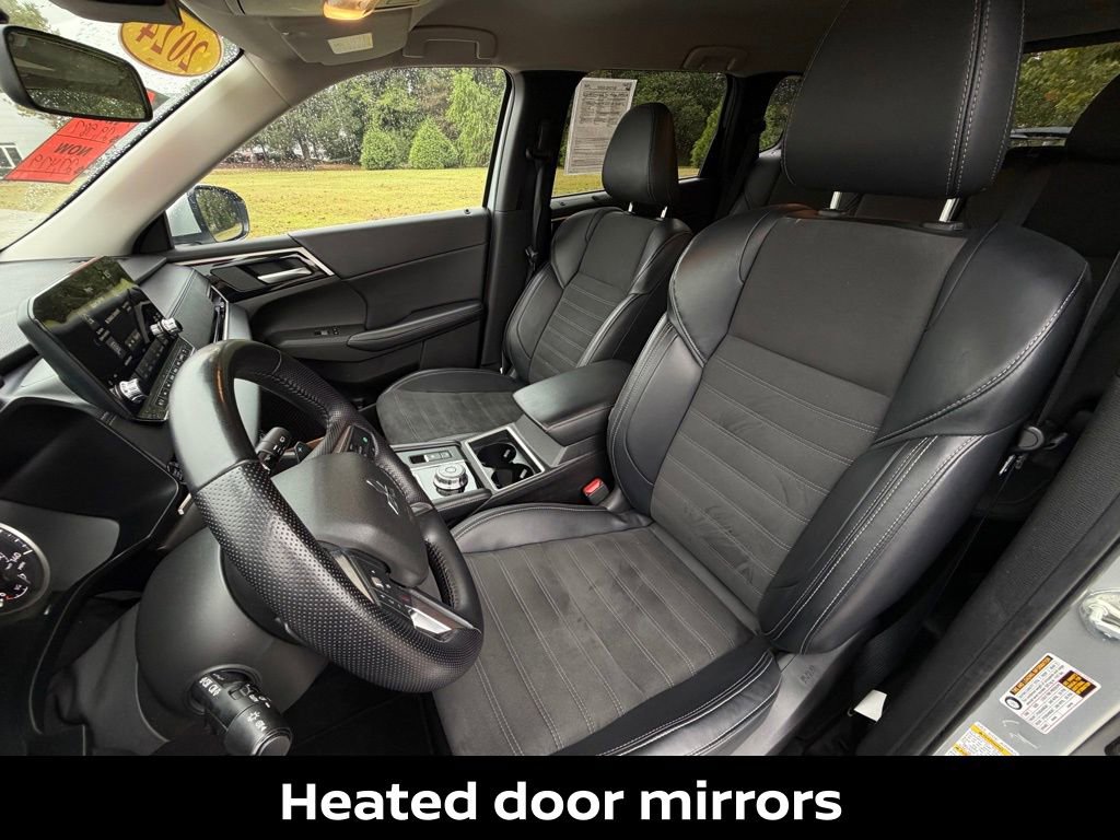 Used 2024 Mitsubishi Outlander SE FWD image 13